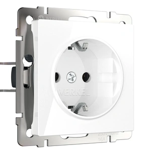 Изображение Розетка с заземлением и шторками (белая) W1171101